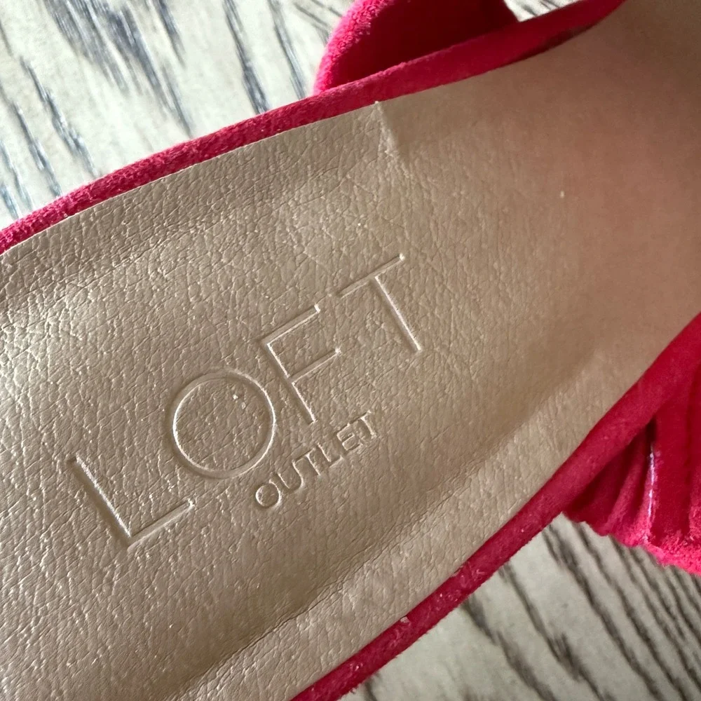 Loft Outlet Red Faux Suede Bow Pointed Toe Mule Kitten Heels Size 9M Slip On - Picture 7 of 8
